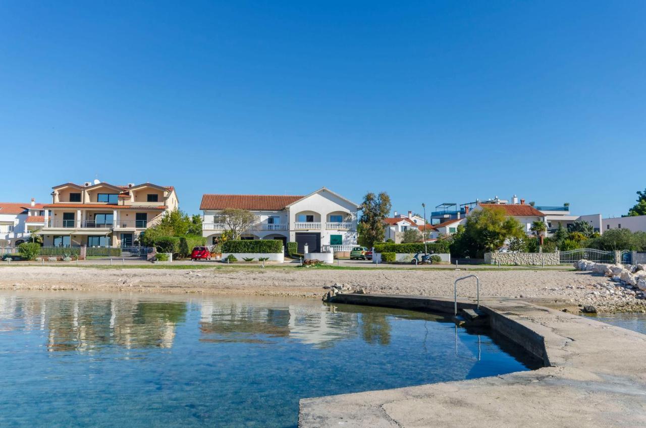 Apartment Robyn On The Beach Srima Exterior foto